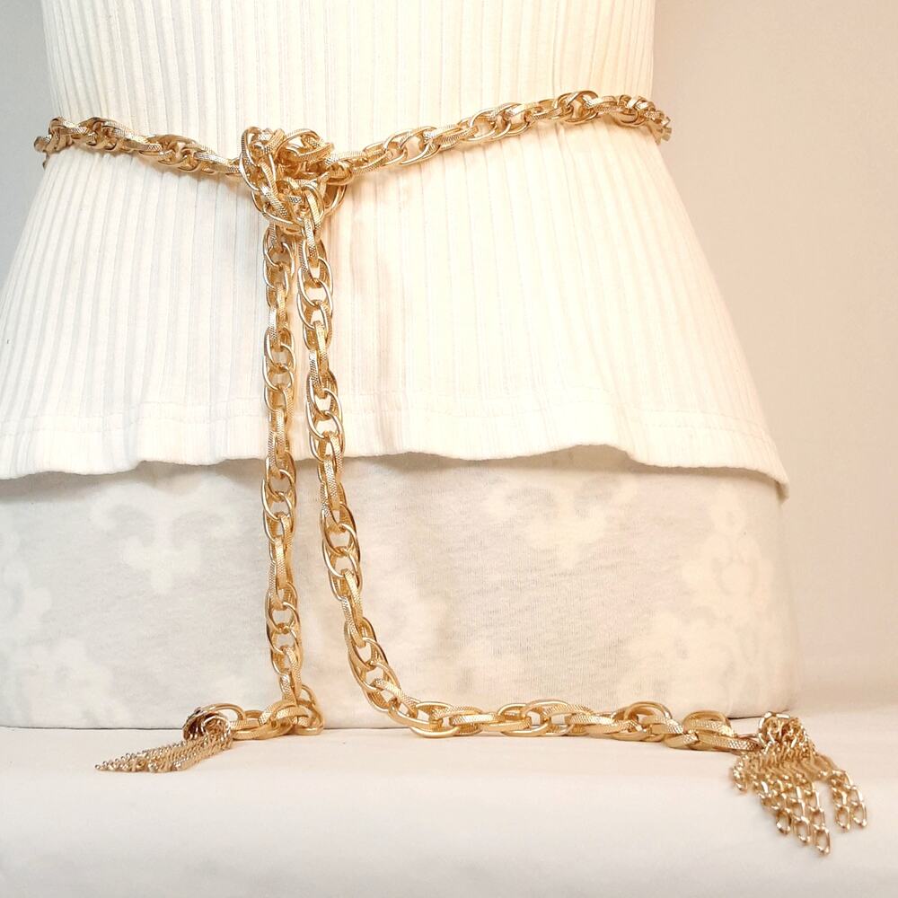Womens Gold Tone Chain Belt Twisted Hobnob Oval Links Double Curb Tassels